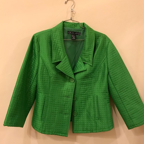 Top A2 - Picture 1 of 5